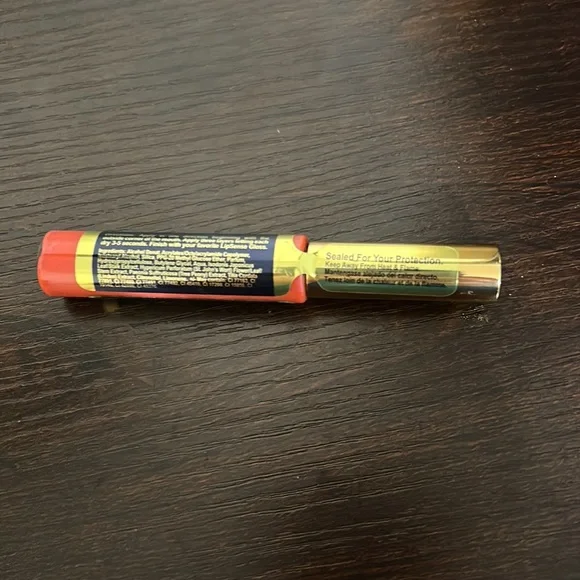 LipSense Razzberry - Picture 2 of 5